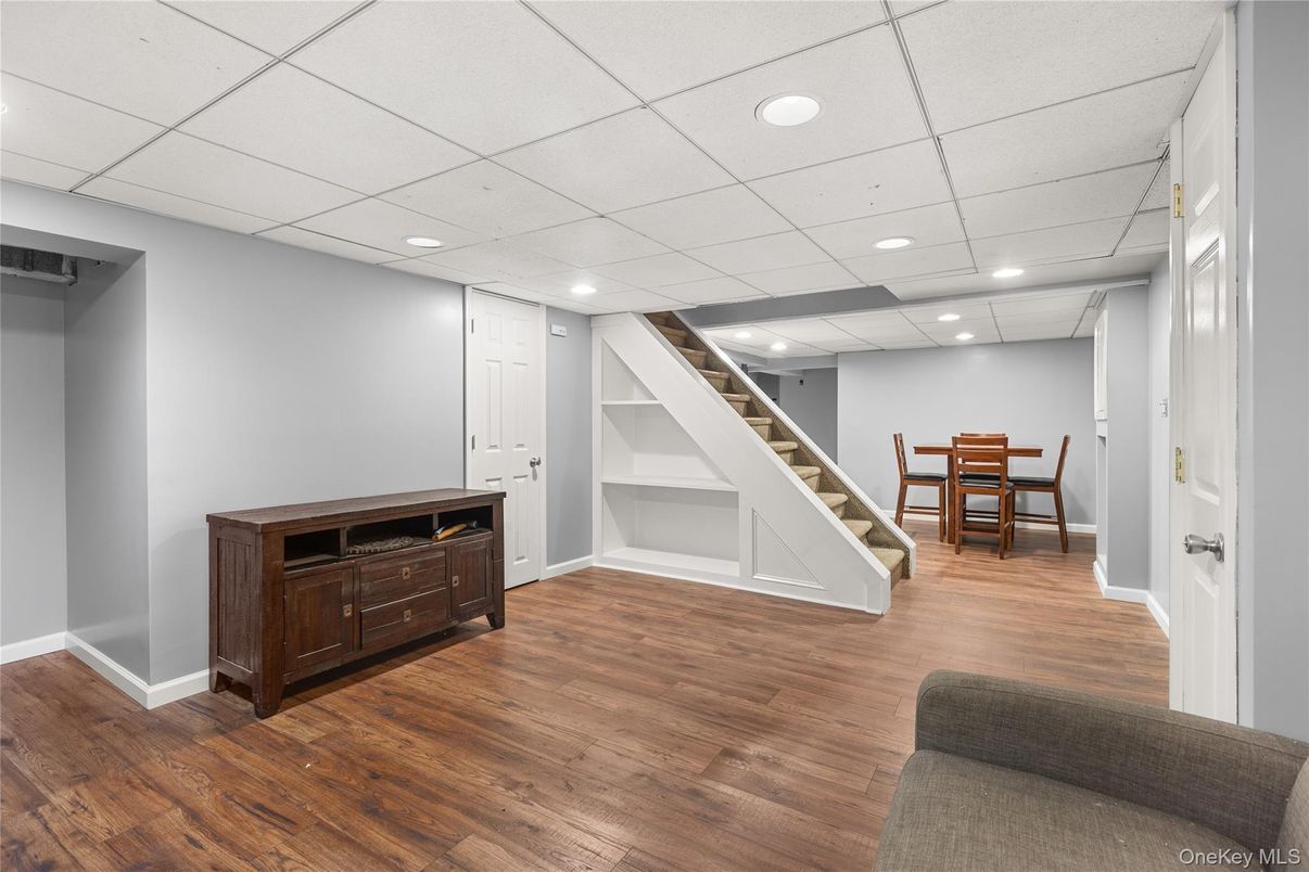 Dining room, Interior, Recessed Lighting, Wood Texture Flooring