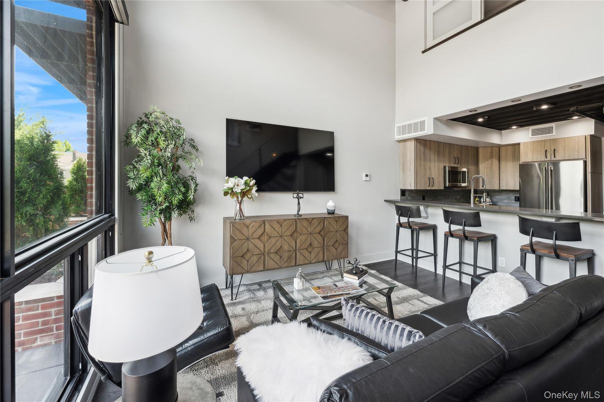 Interior, Kitchen, Living room, Recessed Lighting, Stainless Steel Appliances
