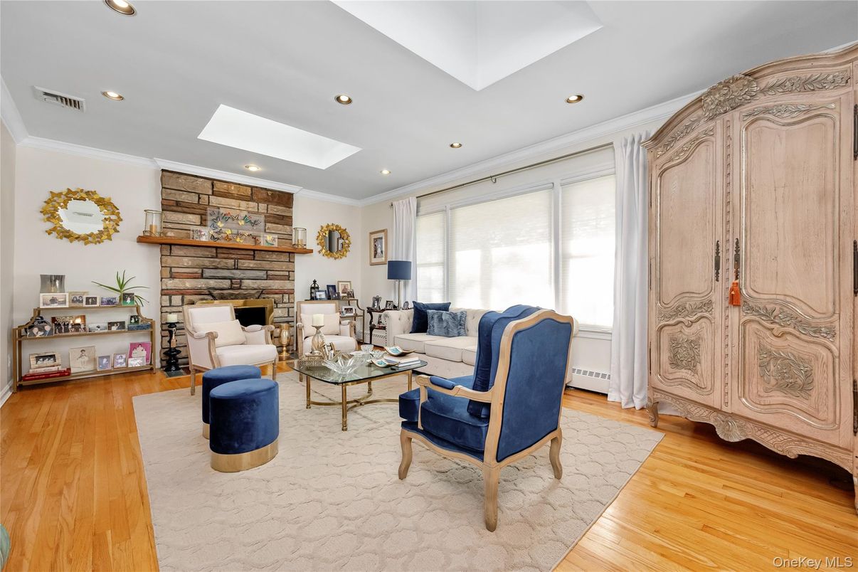 Interior, Living room, Recessed Lighting, Stone Walls, Wood Texture Flooring