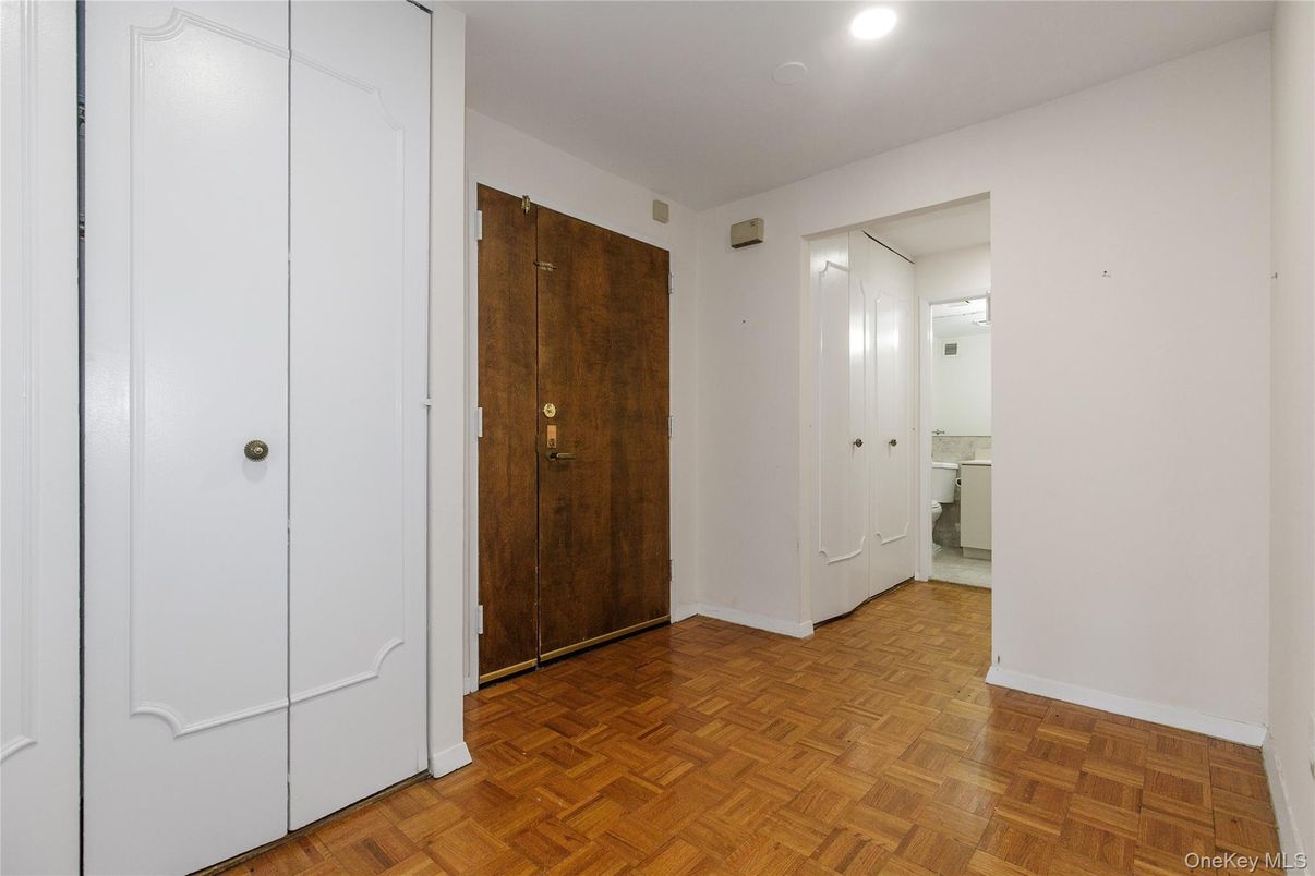 Bathroom, Interior, Recessed Lighting, Wood Texture Flooring