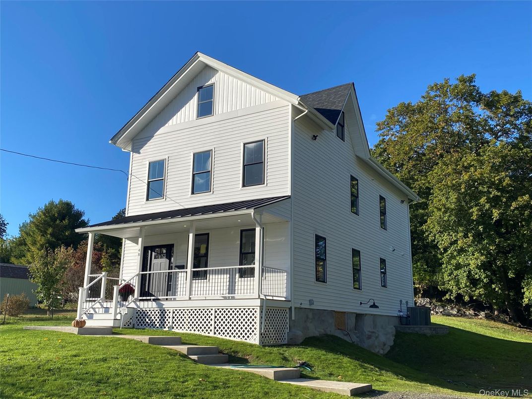 Exterior, Facade, Farmhouse