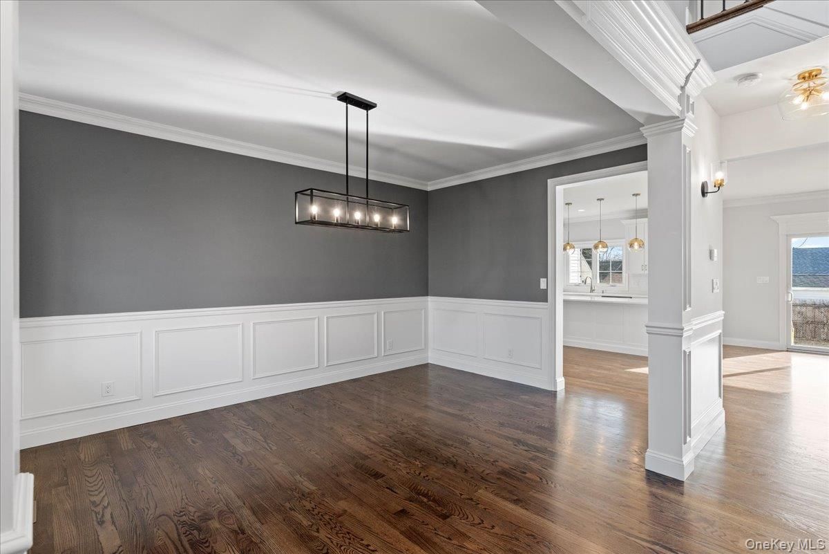 Empty room, Interior, Pendant Lights, Wood Texture Flooring