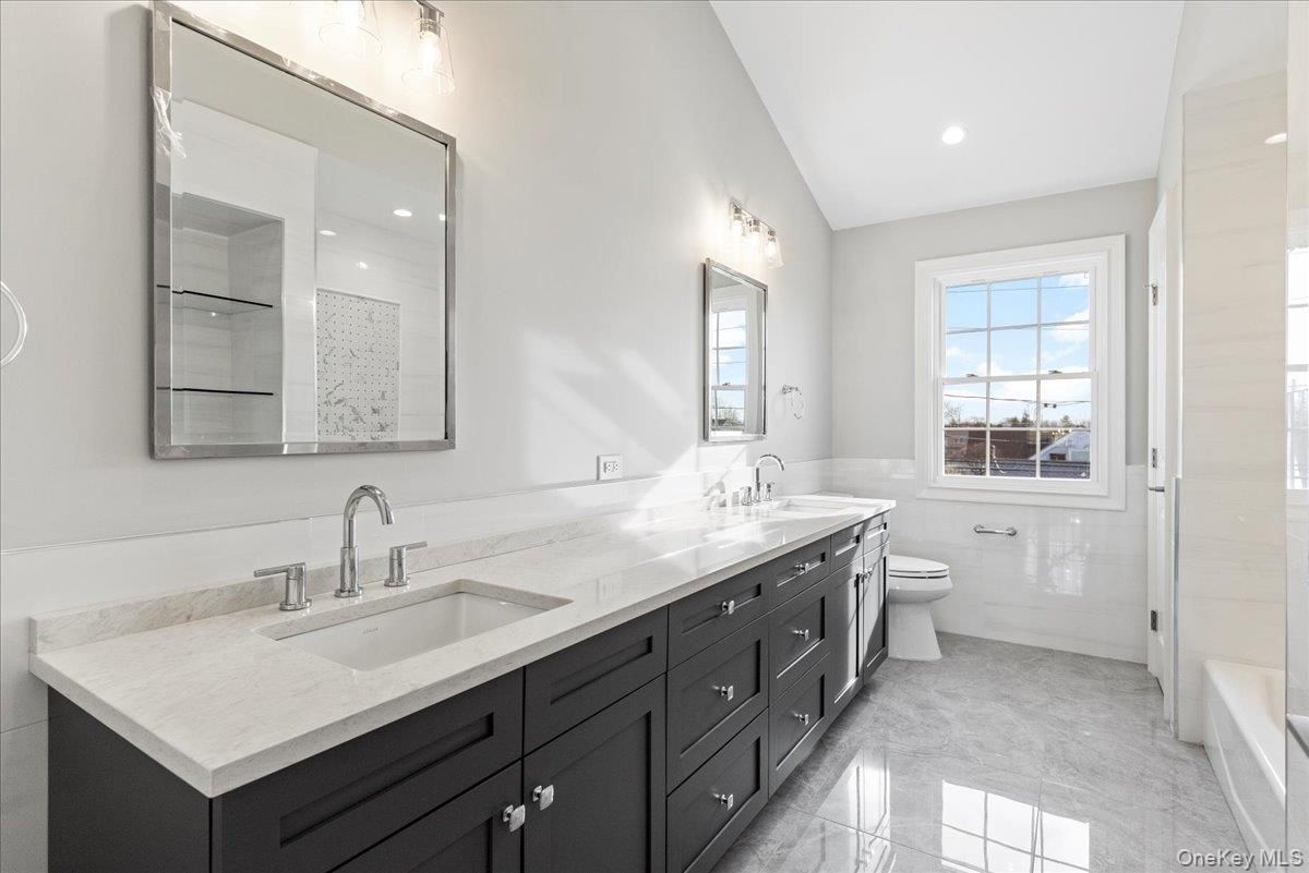 Bathroom, Dual Sink Vanities, Interior, Recessed Lighting