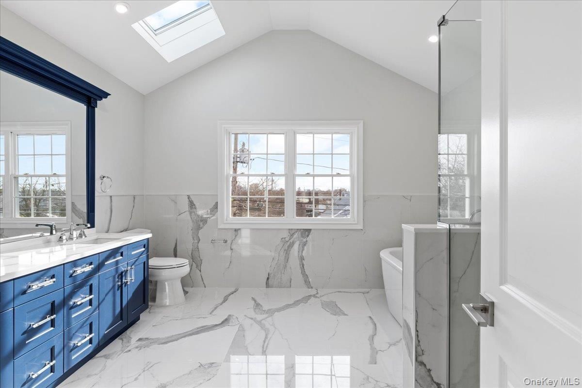 Bathroom, Interior, Marble, Marble Walls, Recessed Lighting