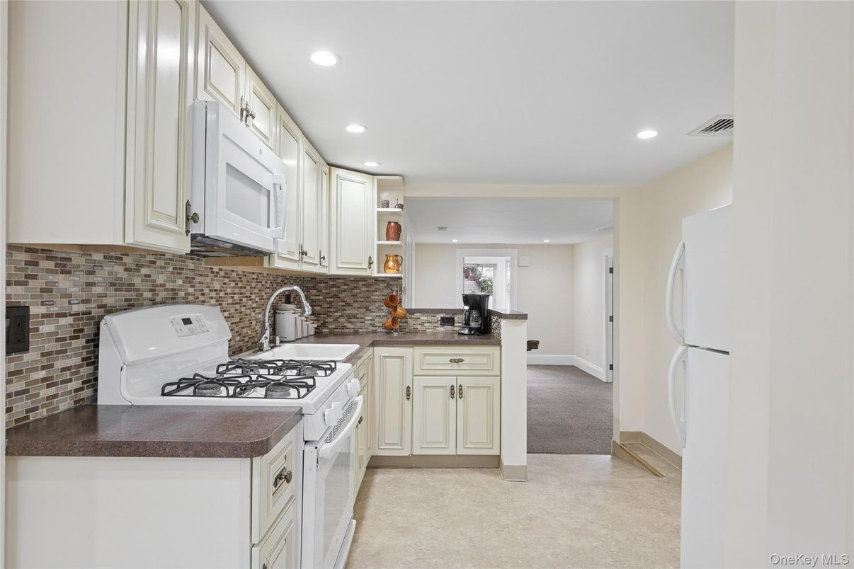 Interior, Kitchen, Recessed Lighting