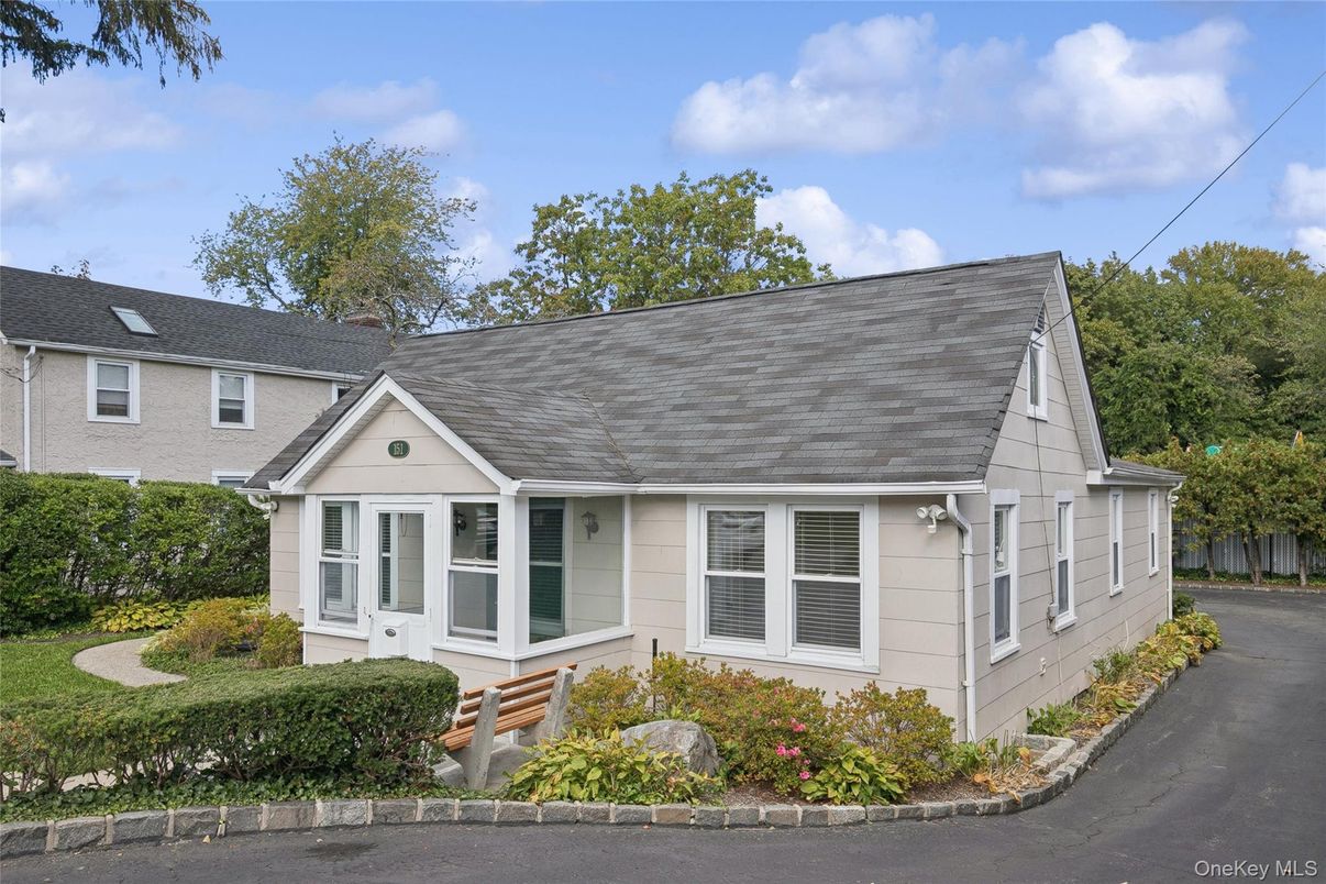 Exterior, Facade, Cape Cod