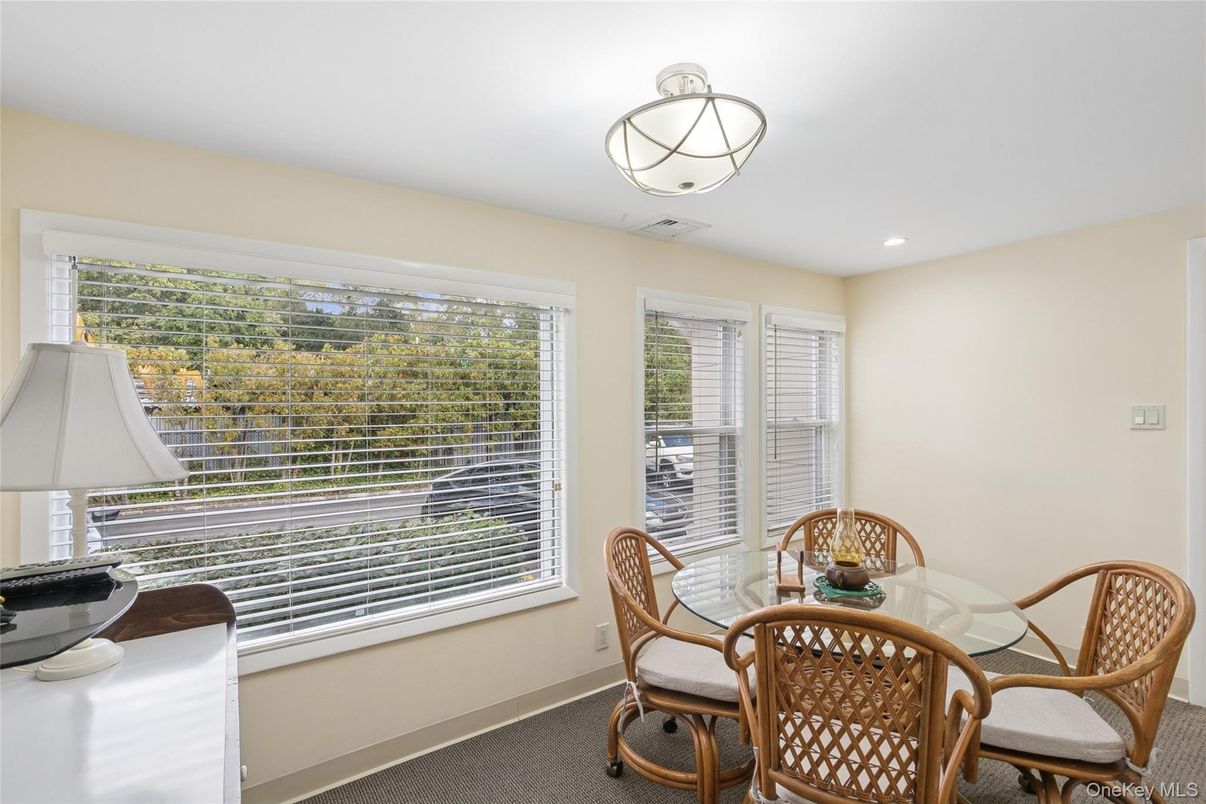 Dining room, Interior, Recessed Lighting