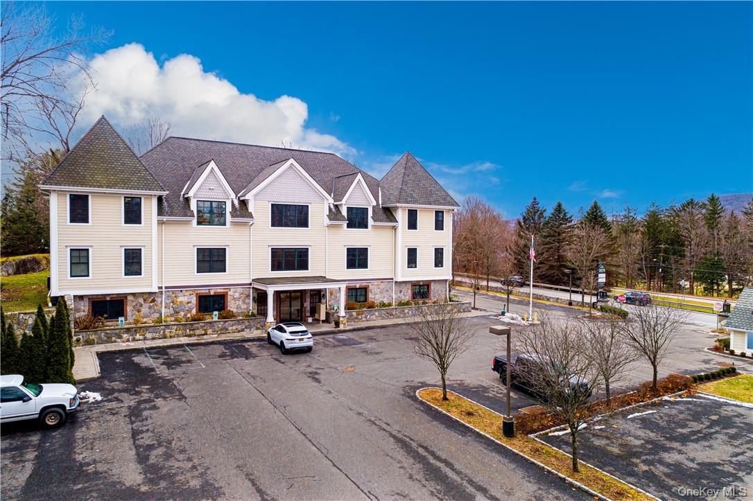Exterior, Facade, Queen Anne Victorian
