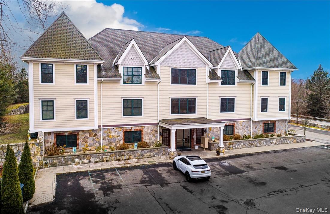 Exterior, Facade, Queen Anne Victorian