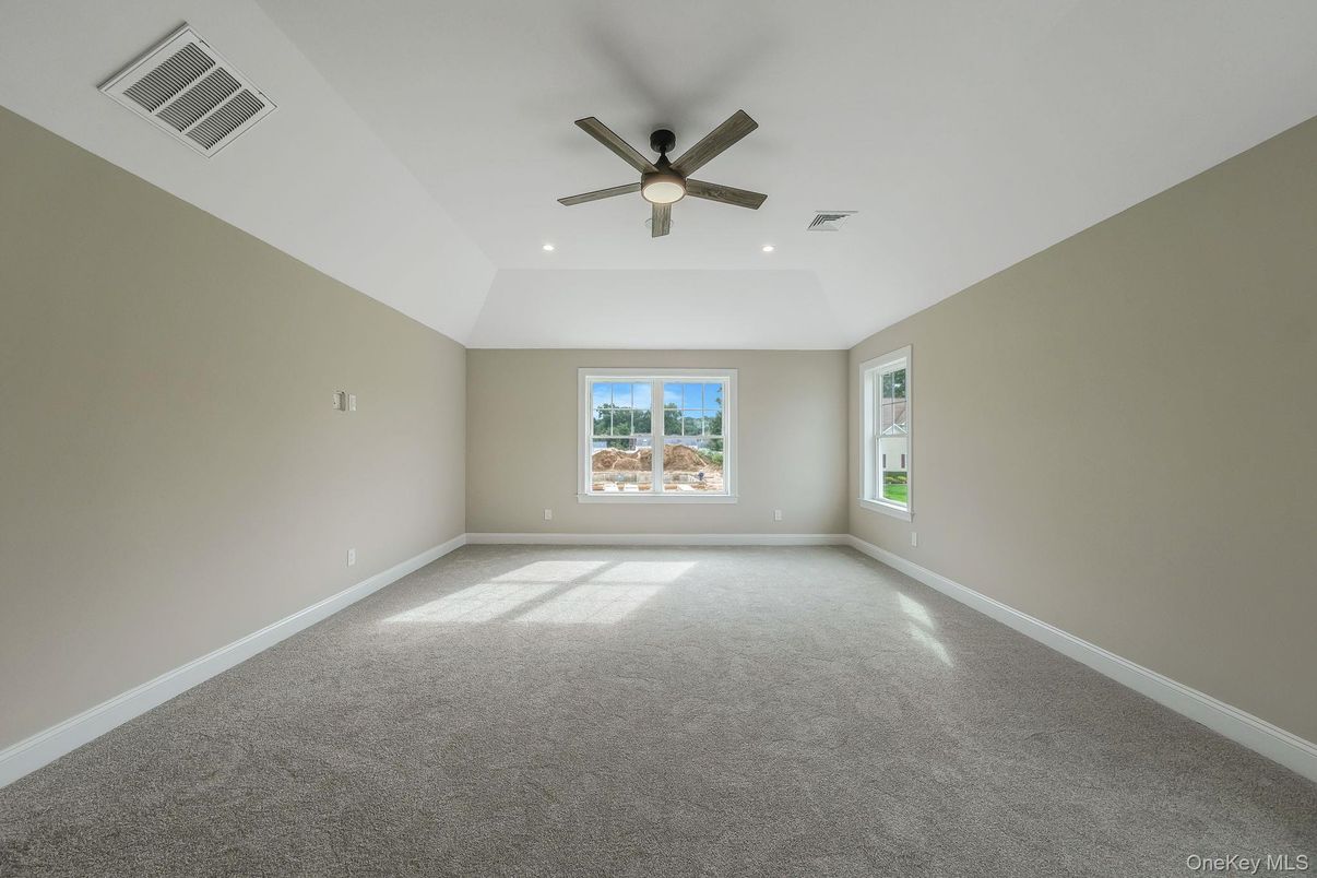 Empty room, Interior, Recessed Lighting