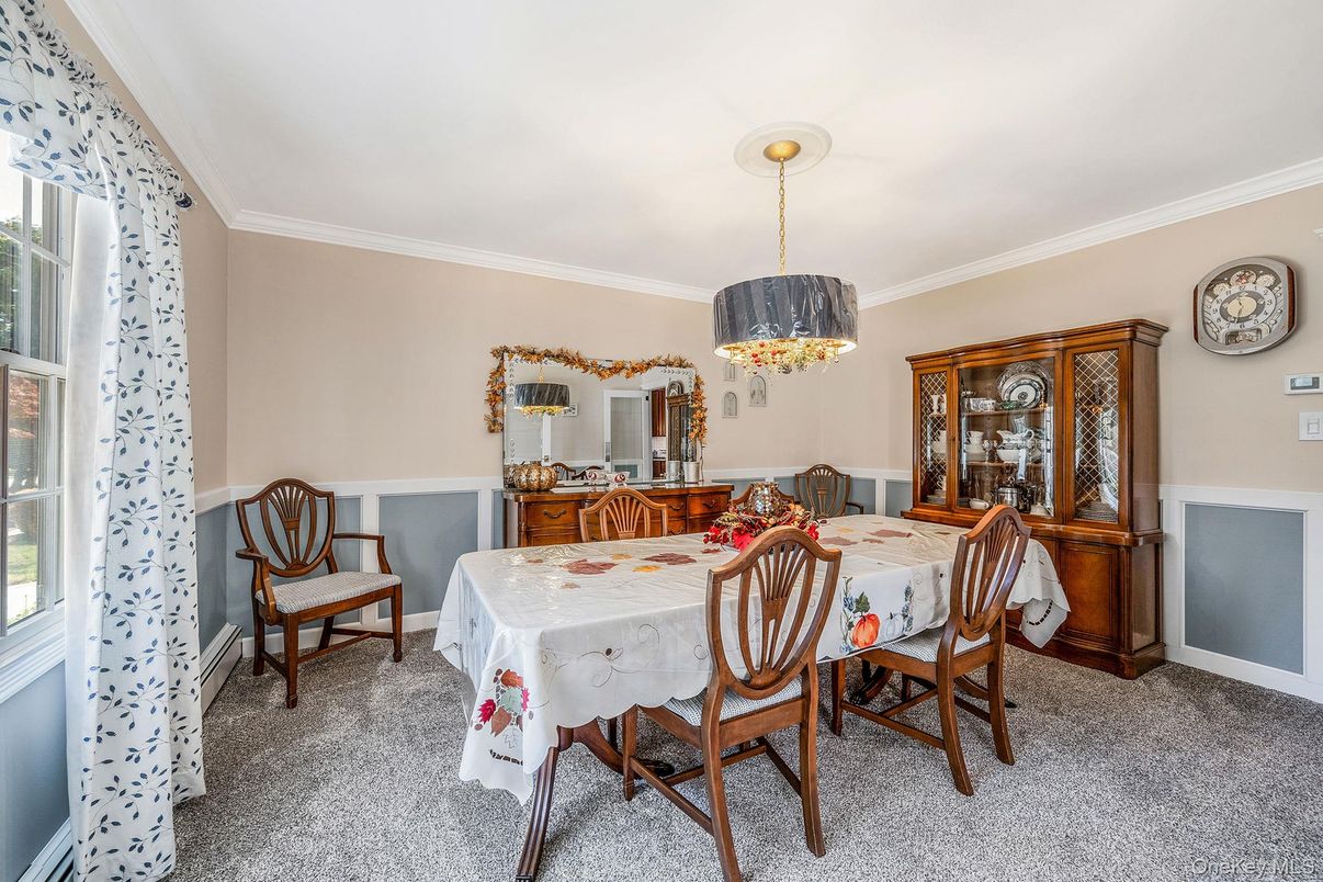 Chandelier, Dining room, Interior