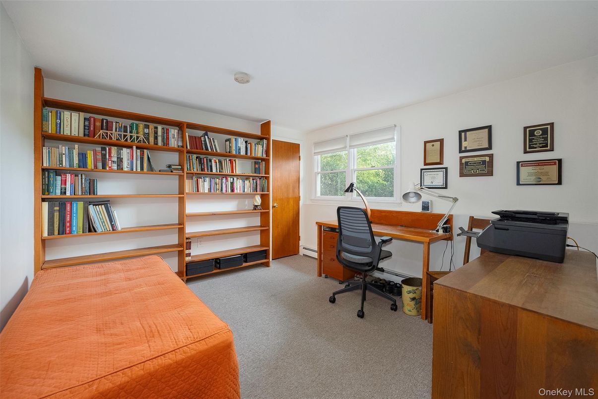 Home Office, Interior