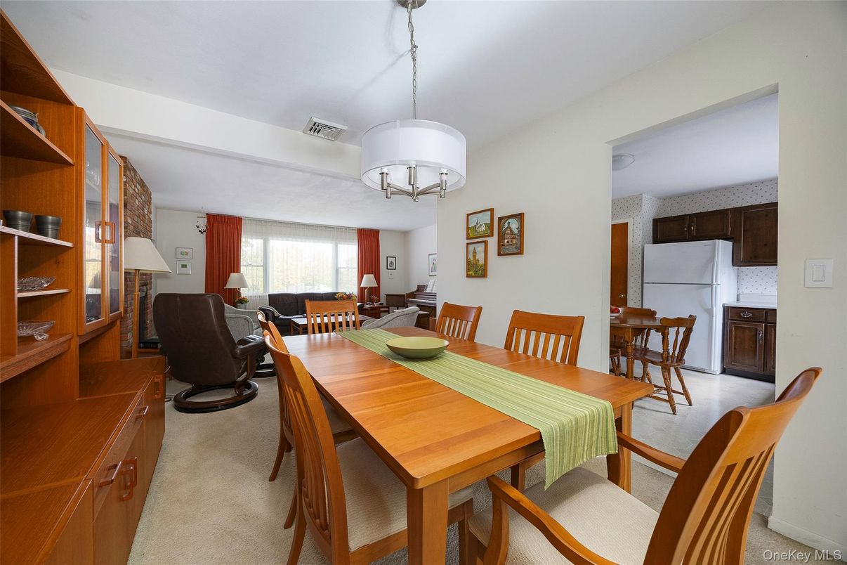 Chandelier, Dining room, Interior, Kitchen, Living room