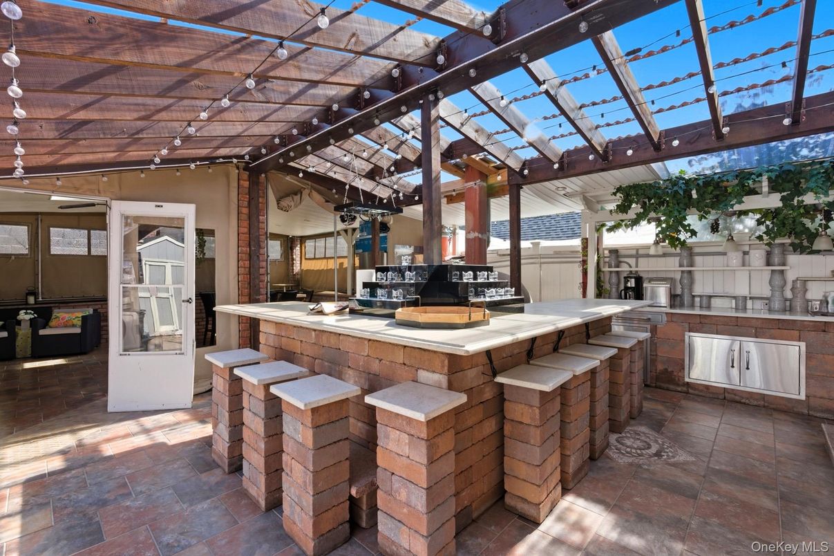 Exterior, Outdoor Kitchen