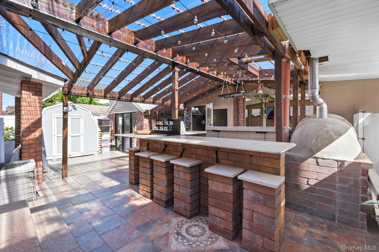 Exterior, Outdoor Kitchen