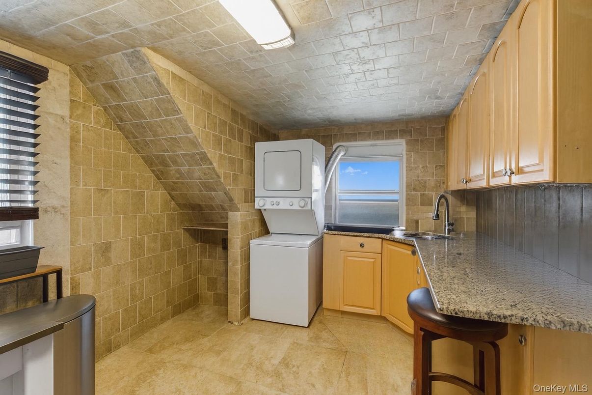 Interior, Stone Walls, Washer