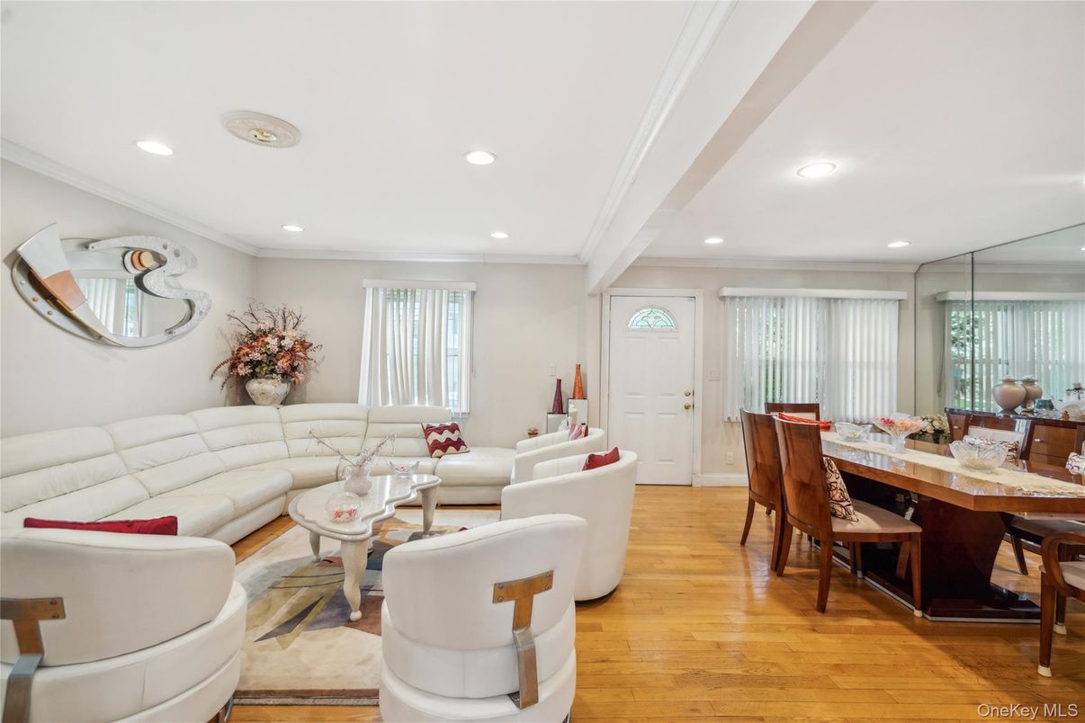 Dining room, Interior, Living room, Recessed Lighting, Wood Texture Flooring
