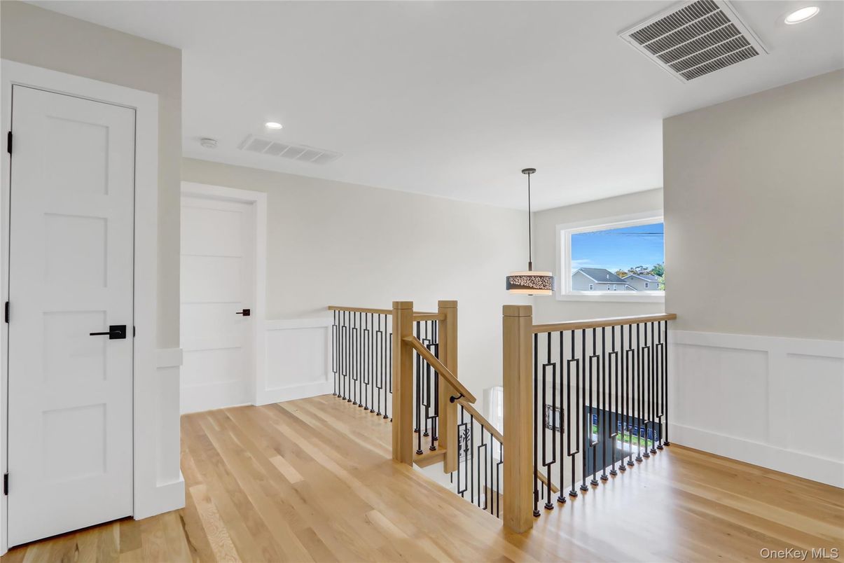 Interior, Pendant Lights, Recessed Lighting, Wood Texture Flooring