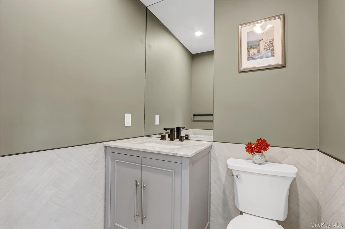 Bathroom, Interior, Recessed Lighting, Wood Texture Flooring