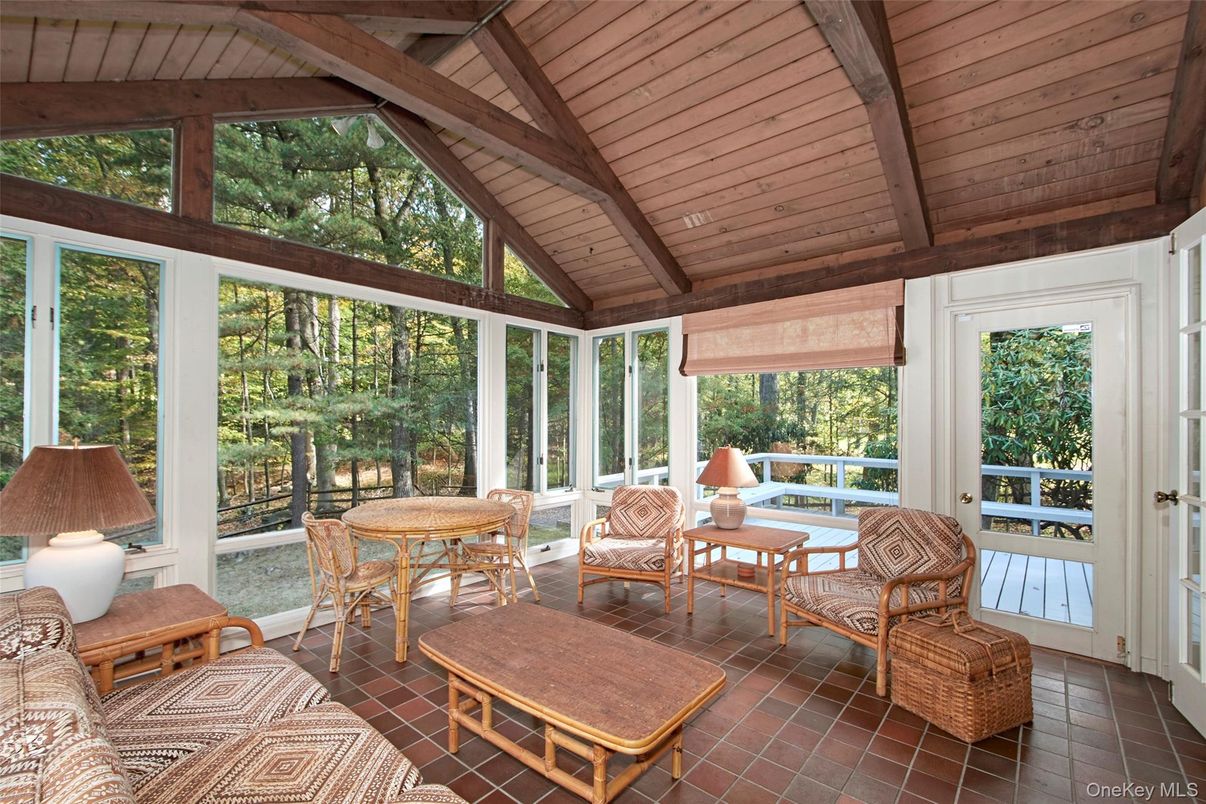 Dining room, Interior, Sun Room, Wooden Beams, Wooden Ceilings