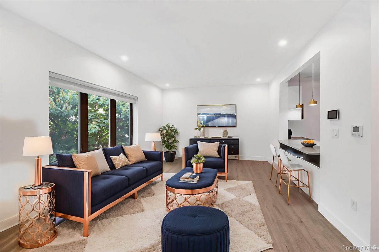 Dining room, Interior, Living room, Pendant Lights, Recessed Lighting, Wood Texture Flooring