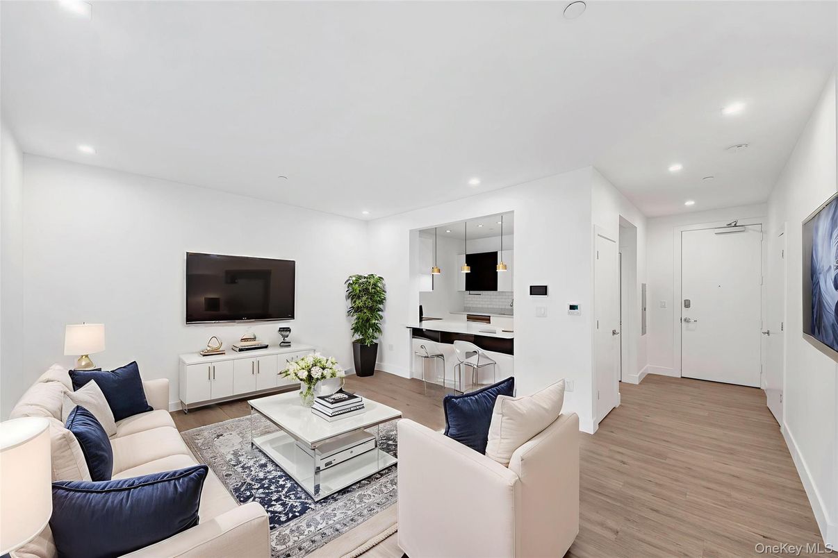 Dining room, Interior, Living room, Pendant Lights, Recessed Lighting, Wood Texture Flooring