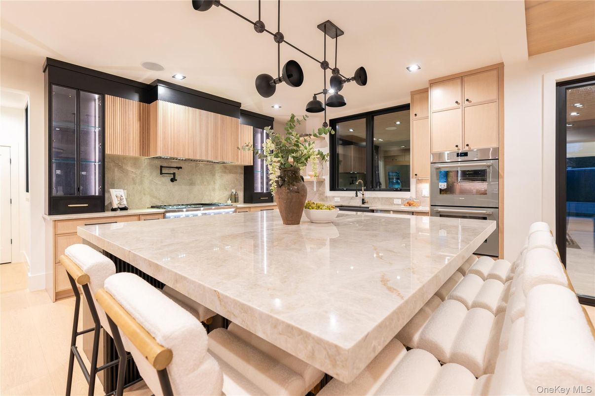 Interior, Kitchen, Pendant Lights, Recessed Lighting, Stainless Steel Appliances
