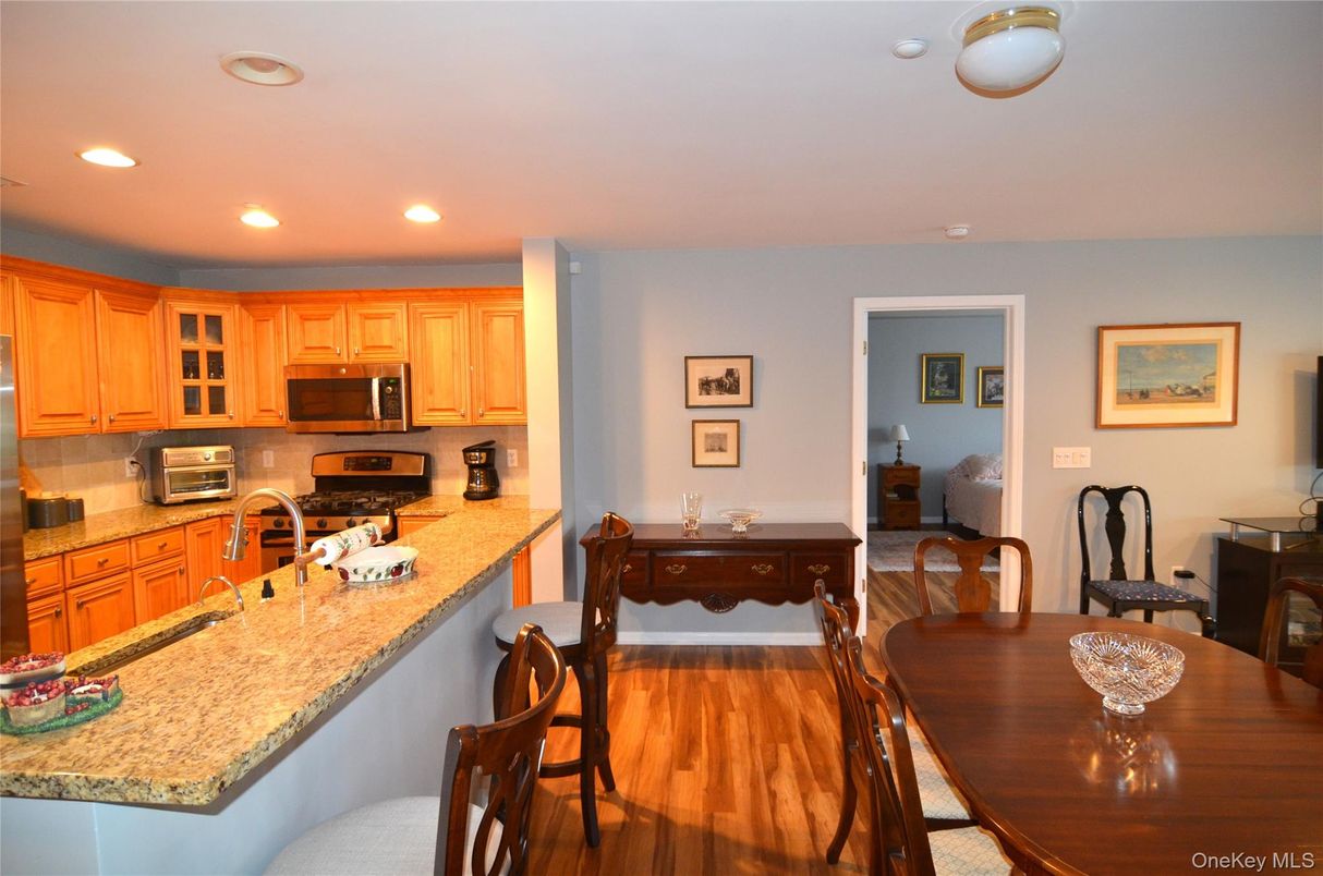 Dining room, Interior, Kitchen, Recessed Lighting, Wood Texture Flooring