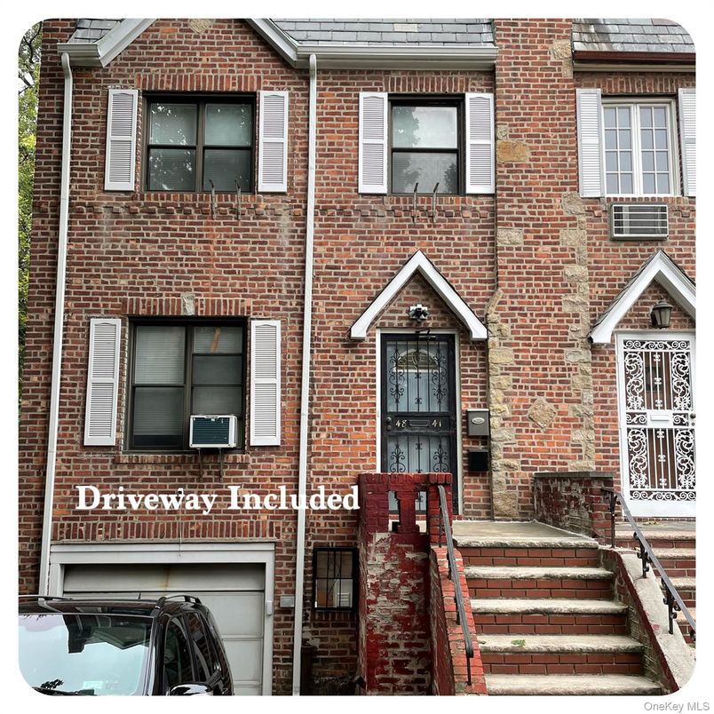 Exterior, Facade, Brick Facade, Rowhouse