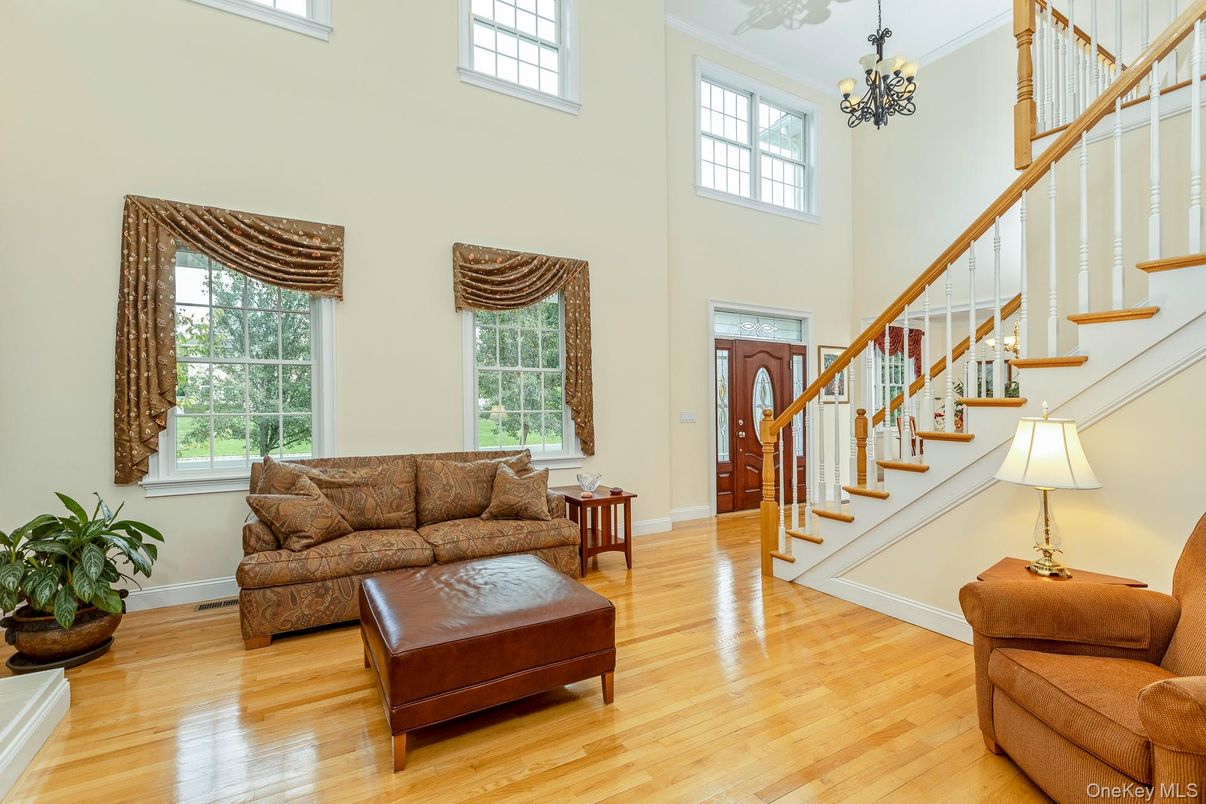 Chandelier, Interior, Wood Texture Flooring