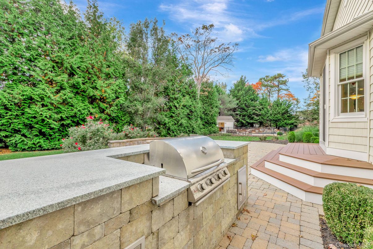Exterior, Outdoor Kitchen