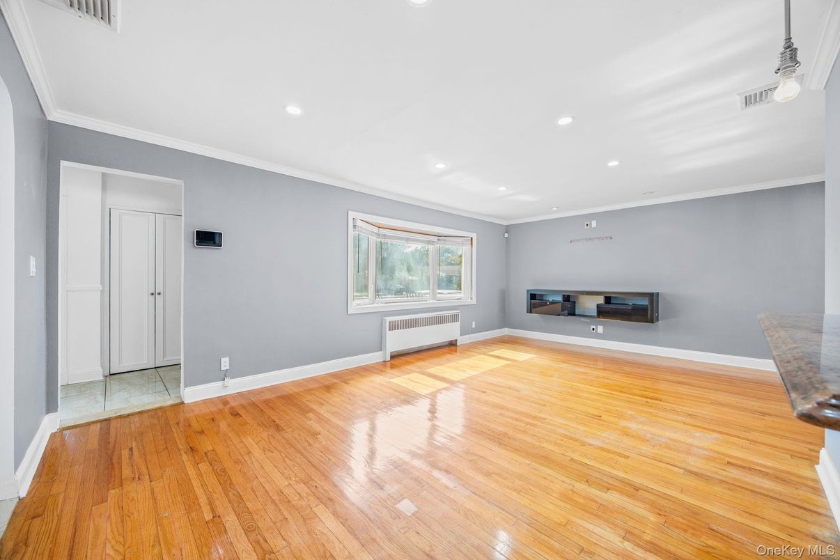 Empty room, Interior, Pendant Lights, Recessed Lighting, Wood Texture Flooring