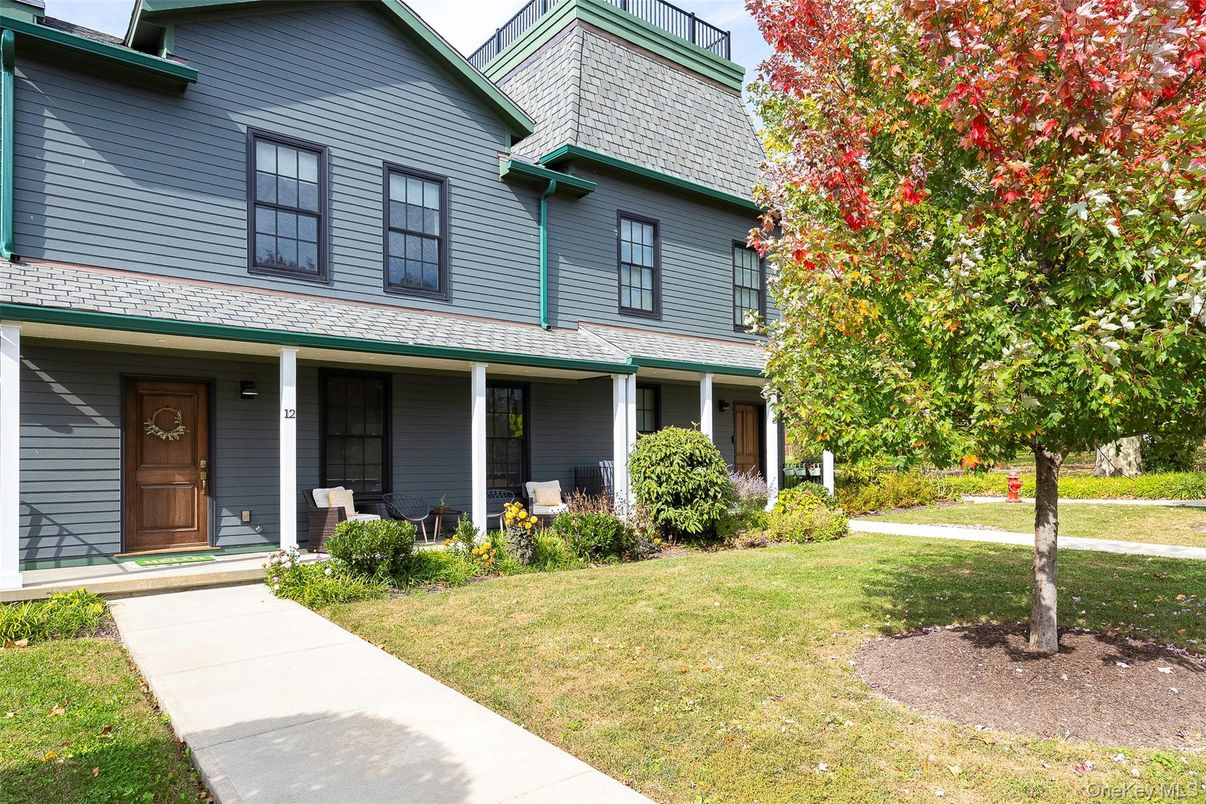Exterior, Facade, Farmhouse