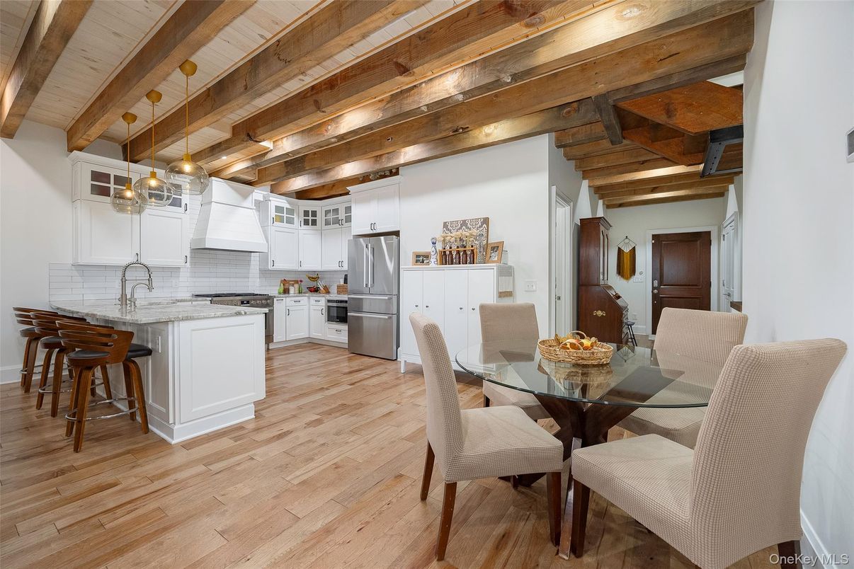 Dining room, Interior, Kitchen, Pendant Lights, Stainless Steel Appliances, Wooden Beams, Wooden Ceilings, Wood Texture Flooring