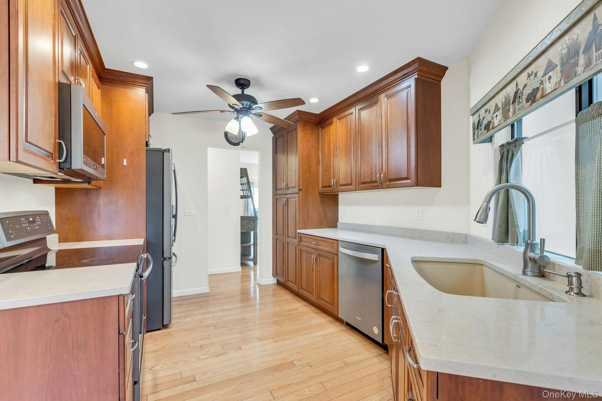 Interior, Kitchen, Recessed Lighting, Wood Texture Flooring