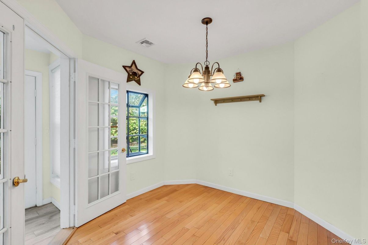 Chandelier, Empty room, Interior, Pendant Lights, Wood Texture Flooring