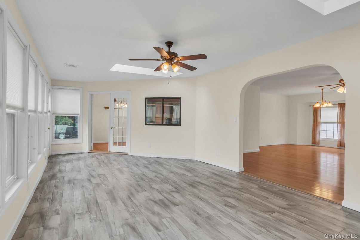 Chandelier, Empty room, Interior, Wood Texture Flooring