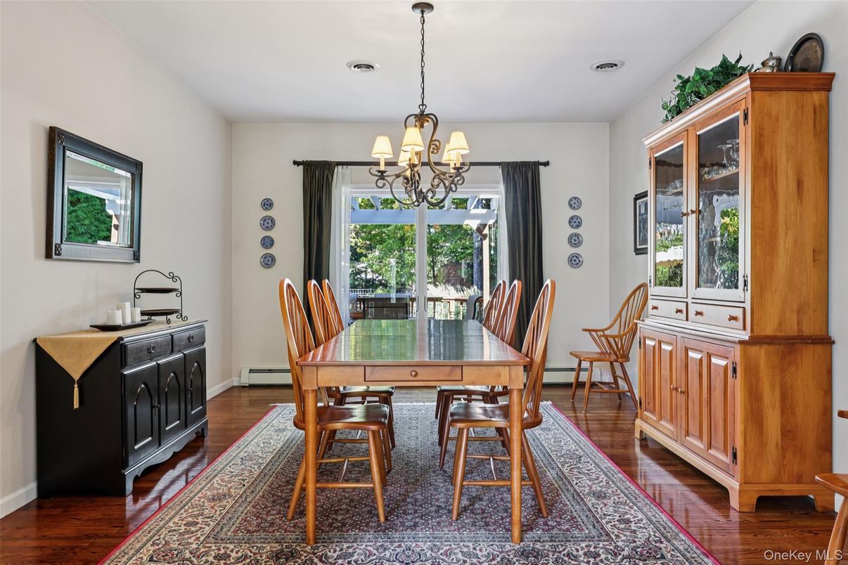Chandelier, Dining room, Interior, Recessed Lighting, Wood Texture Flooring