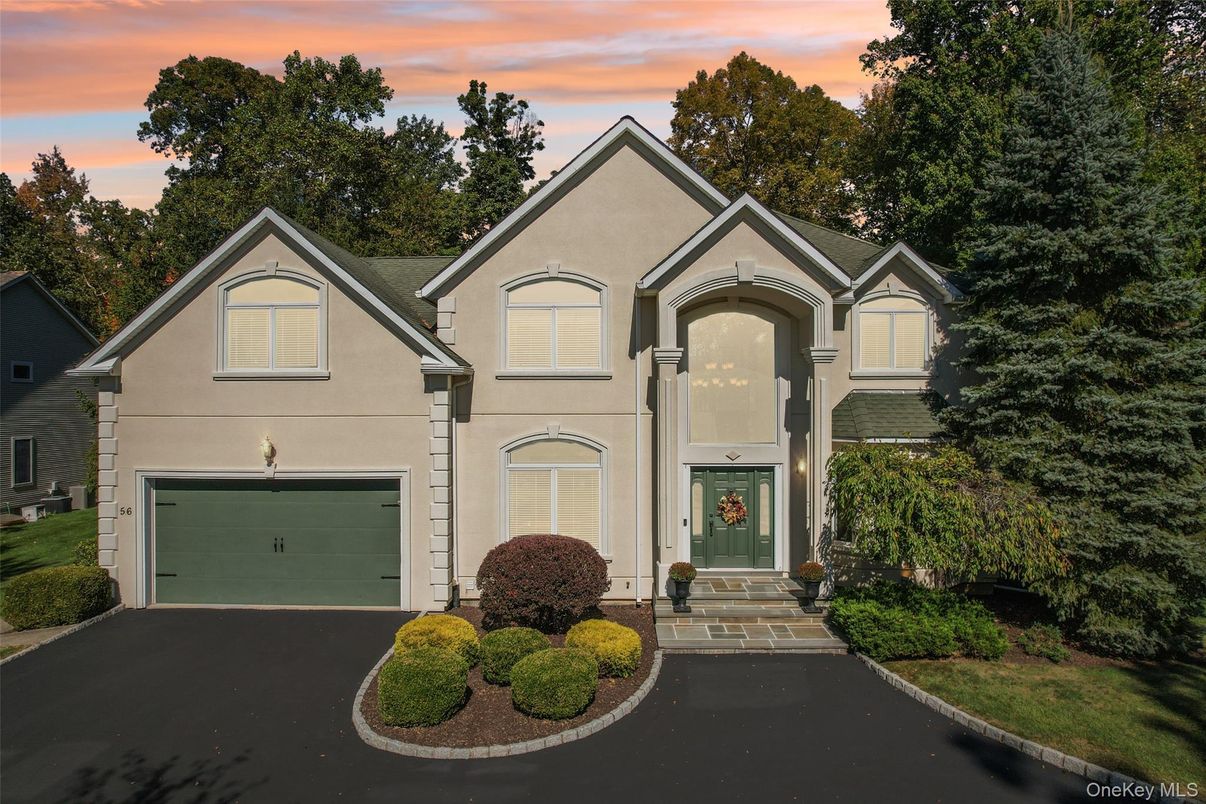 Attached, Exterior, Facade, Brick Traditional