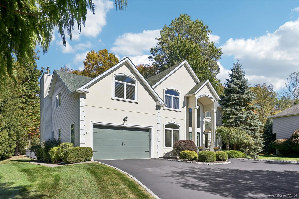 Attached, Exterior, Facade, Farmhouse