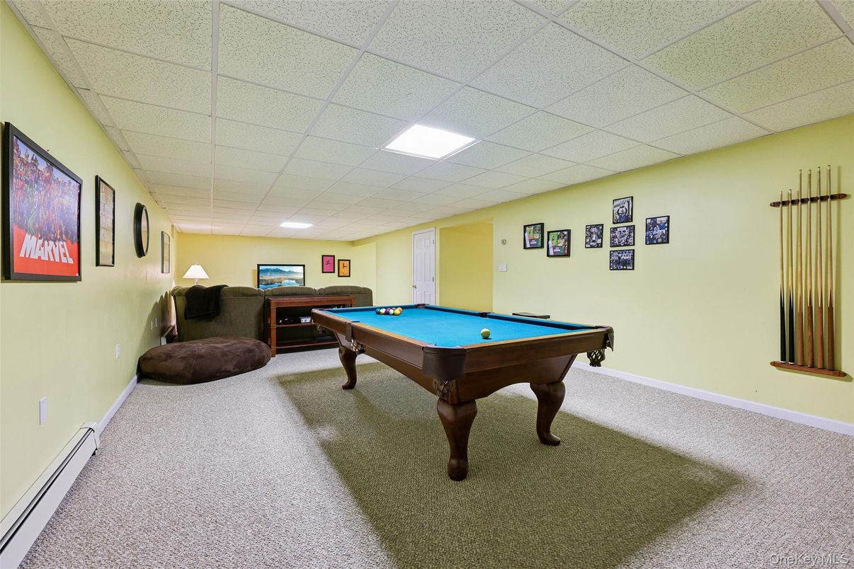 Billiard Table, Game Room, Interior, Recessed Lighting