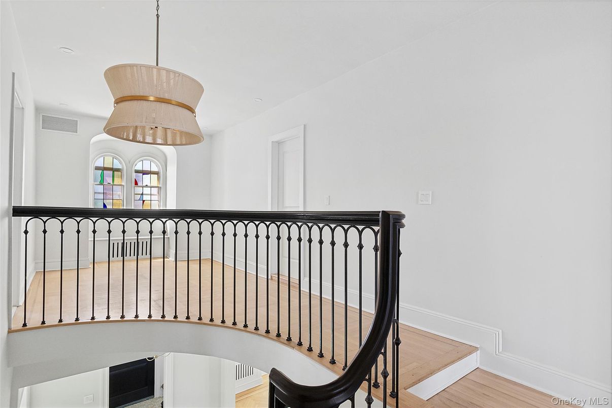 Interior, Pendant Lights, Recessed Lighting, Wood Texture Flooring