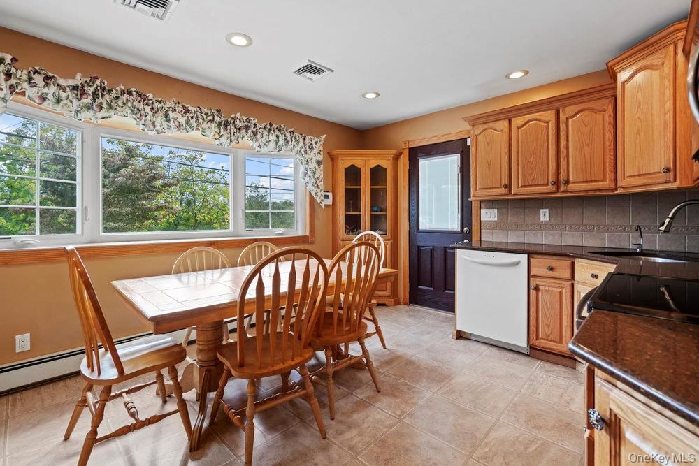 Dining room, Interior, Kitchen, Recessed Lighting