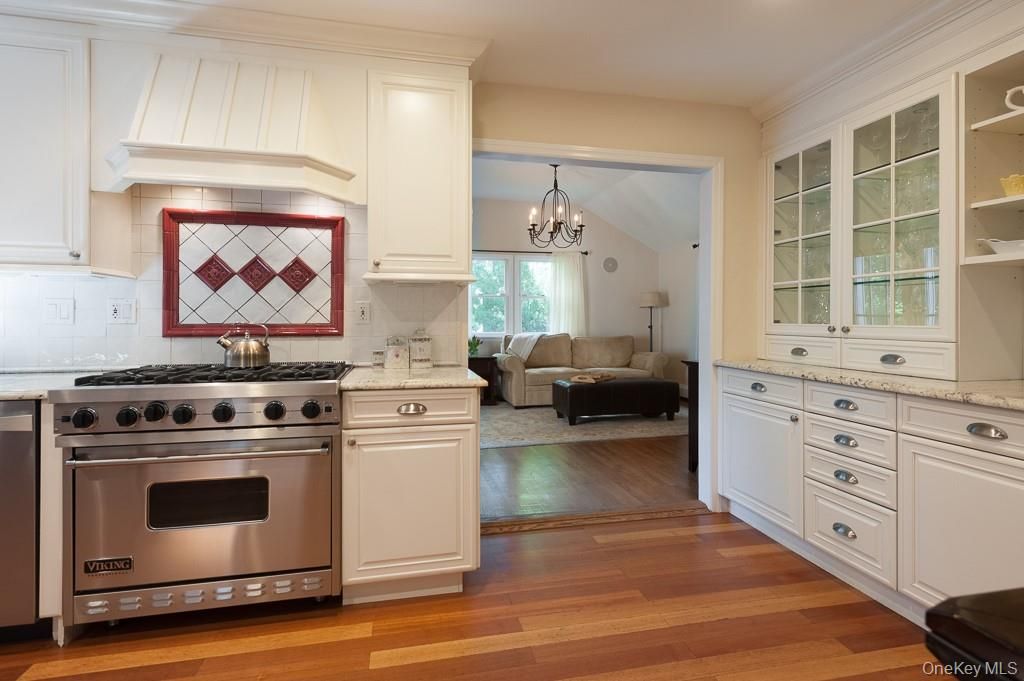 Chandelier, Interior, Kitchen, Living room, Stainless Steel Appliances, Wood Texture Flooring