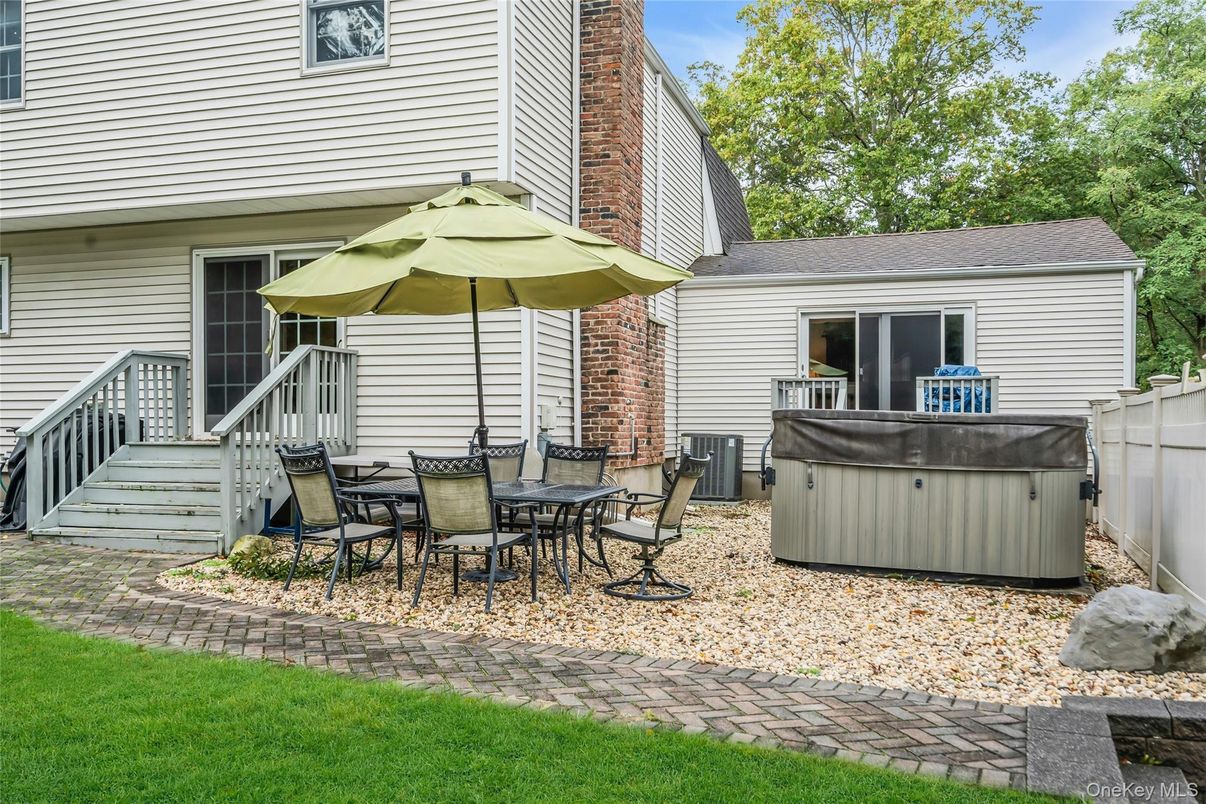 Exterior, Hot Tub