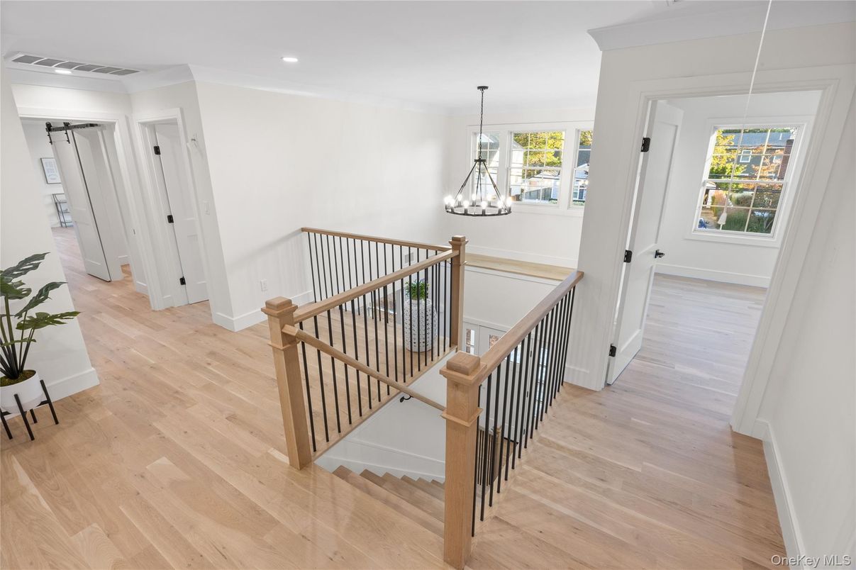 Interior, Pendant Lights, Recessed Lighting, Wood Texture Flooring