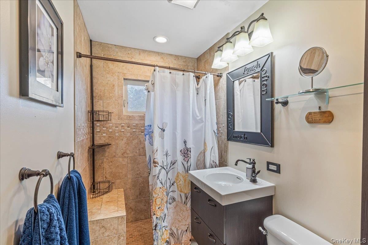 Bathroom, Interior, Recessed Lighting