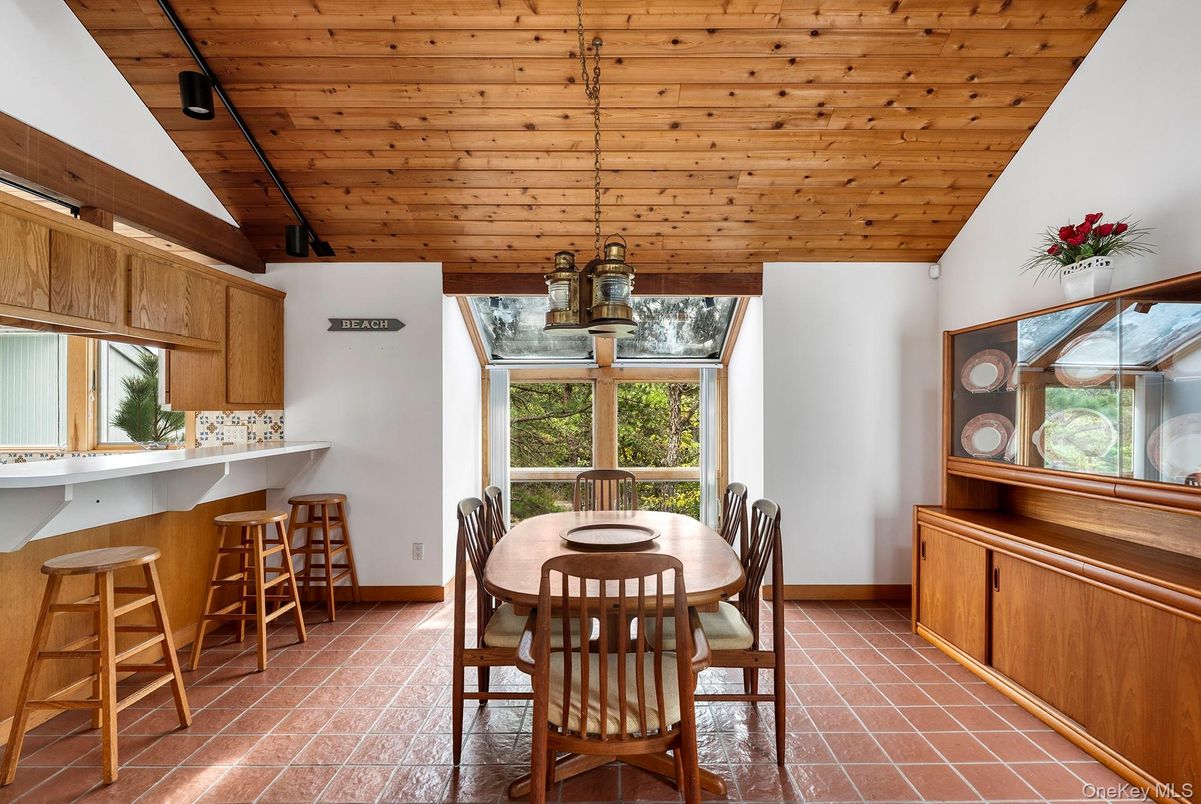 Dining room, Interior, Pendant Lights, Wooden Ceilings