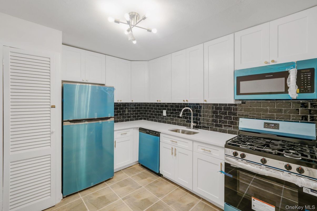 Interior, Kitchen, Stainless Steel Appliances