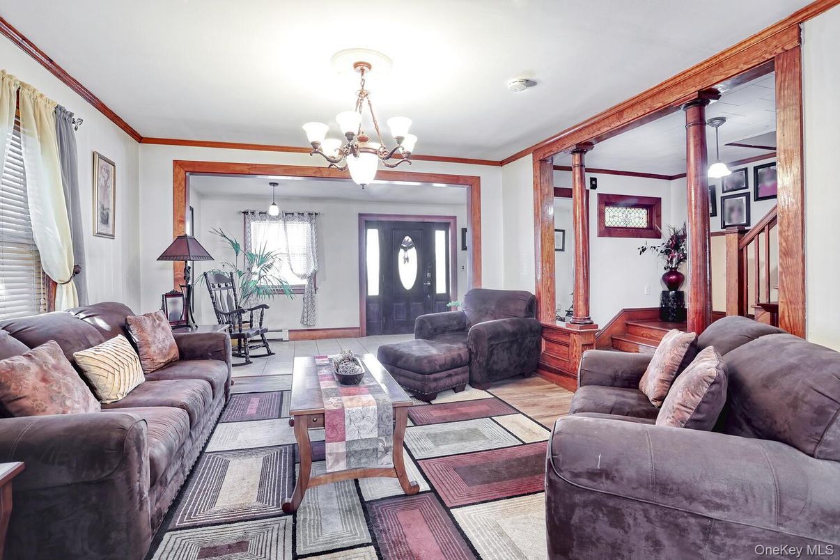 Chandelier, Interior, Living room